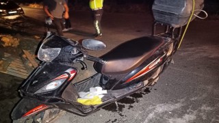 Direksiyon hakimiyetini kaybeden motosiklet sürücüsü yaralandı