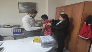 Diyabet hastası çocuk ve gençlere glikoz ölçüm cihazı dağıtıldı