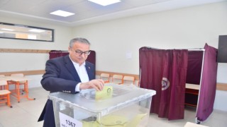 Diyarbakır Valisi Su, oyunu kullandı