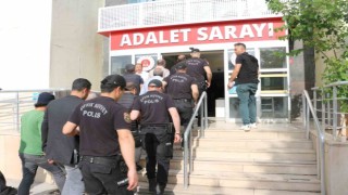 Diyarbakırda 1i asker 5 kişinin yaralandığı kavgada 11 kişi tutuklandı