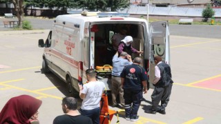 Diyarbakırda bazı vatandaşlar ambulans ve evde bakım hizmetleri ekibinin desteğiyle sandık başına gitti