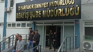 Diyarbakırda depremzedelerin evine dadanan 10 zanlı tutuklandı