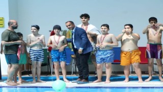 Diyarbakırda Engelliler Haftasında yüzme yarışması düzenlendi