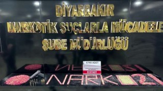 Diyarbakırda kedi kumu içerisine gizlenmiş uyuşturucu ele geçirildi