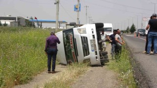 Diyarbakırda minibüs şarampole yuvarlandı: 7 yaralı