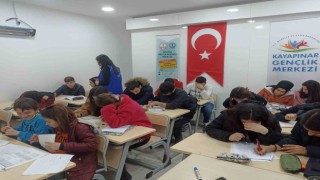 Diyarbakırda öğrenciler İngilizceyi oyun oynayarak öğreniyor