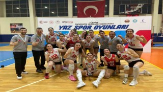 Doğuş Üniversitesi, kadın voleybolda Türkiye şampiyonu oldu