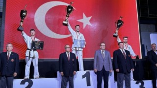 DPÜ-SBF öğrencisi İsmet Durmuş Karatede Avrupa Şampiyonu