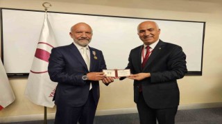 Dr. Suat İrfan Günsele “TÜRKSOY 30. Yıl Altın Madalyası” takdim edildi