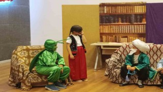 Drama kursu öğrencilerinin oyunu büyük beğeni topladı