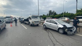 Duran tır zincirleme kazaya sebep oldu