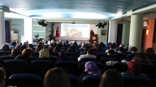 Ebeler ve Hemşireler haftasında Kahramanmaraş depremlerinde hayatını kaybeden sağlık çalışanları anıldı