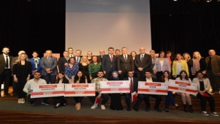Eczacılık Fakültesi öğrencisinden önemli başarı
