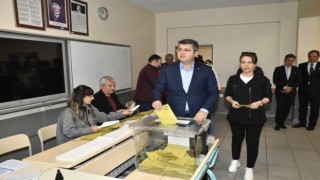 Edirnede oy verme işlemi sürüyor