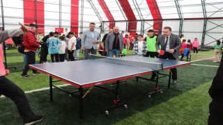 Edremitte depremzede öğrencilere çocuk şenliği
