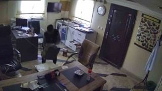 Elazığda ofis malzemesi çalan şüpheli kameralara yakalandı