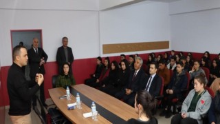 Emirdağda ‘Gençlik Okulu semineri yoğun ilgi gördü