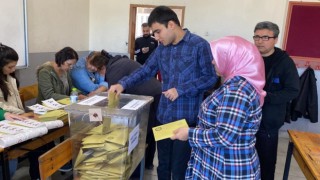 Engelli aile sandık başına gitti