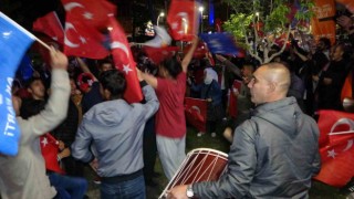Erdoğanın zaferi Vanda coşkuyla kutlanıyor