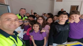 Ereğlide trafik polisleri öğrencileri bilgilendirdi