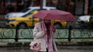 Erzincanda sağanak yağış aralıklı etkisini sürdürüyor