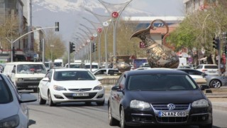 Erzincanda trafiğe kayıtlı araç sayısı nisan ayı sonu itibarıyla 66 bin 529 oldu