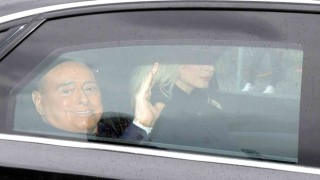 Eski İtalya Başbakanı Berlusconi 45 gün sonra taburcu oldu