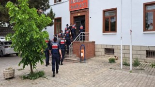 Eskişehirde çaldıkları malzemeleri Antalyada satan 9 şüpheliden 3ü tutuklandı
