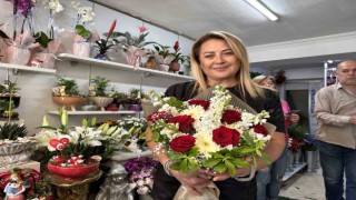 Eskişehirliler oy kullandıktan sonra çiçekçilerde soluğu aldı