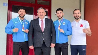 ETÜye kick boksta çifte madalya