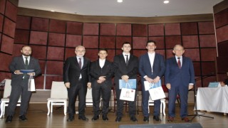 Ezbere 40 Hadis Okuma Yarışmasında dereceye giren öğrencilere ödülleri verildi