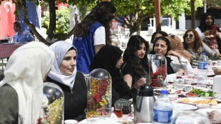 Farklı milletlerden anneler kahvaltı etkinliğinde buluştu