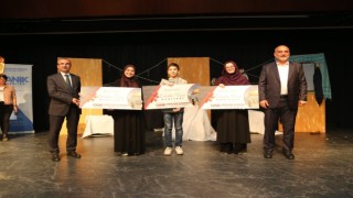 ‘Filistin Hakkında Konuşmalıyız tiyatro gösterisi