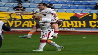 Galatasaray, puan farkını maç fazlasıyla 8e çıkardı