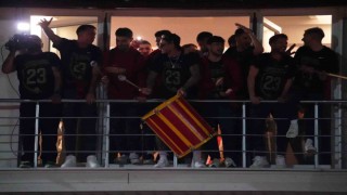 Galatasaray şampiyonluğu Floryada taraftarıyla kutladı