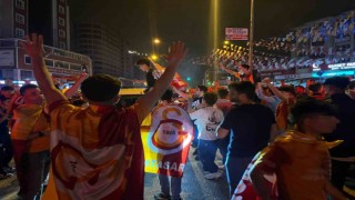 Galatasarayın şampiyonluğu Bursada coşkuyla kutlandı