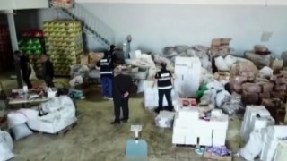 Gaziantepte 74 ton bozulmuş kaçak gıda ele geçirildi