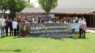 Gaziantepteki afetzede gençlere atla terapi hizmeti