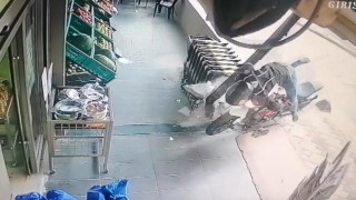 Gebzede motosiklet alışveriş merkezine daldı