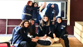 Gediz SHMYO öğrencilerinden fen lisesi öğrencilerine temel yaşam desteği eğitimi