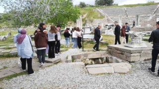 Gedizde MNA Anadolu Lisesi öğrencileri ücretsiz Çanakkale gezisine götürüldü