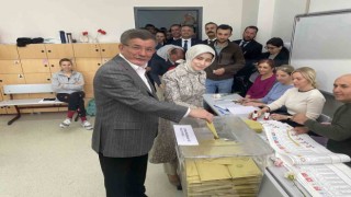 Gelecek Partisi Genel Başkanı Davutoğlu oyunu İstanbulda kullandı
