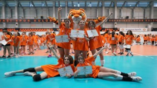 Geleneksel “Mini Tigers Voleybol Şenliği” düzenlendi