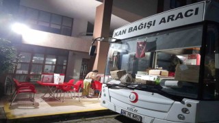 Gençler kan bağışında bulundu