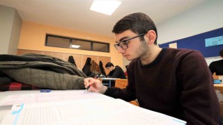 Gençler YKS provasında