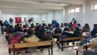 Gençlere yaz kampları anlatıldı
