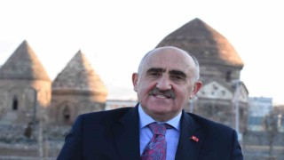‘Gençlerimiz bizim geleceğimizin teminatıdır