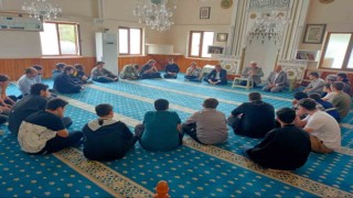 Gençlerle hem sohbet hem piknik