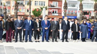Gençlik Haftası kutlamaları çelenk töreni ile başladı