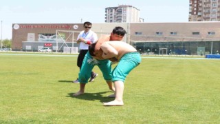 Gençlik Haftasında karakucak güreşleri düzenlendi